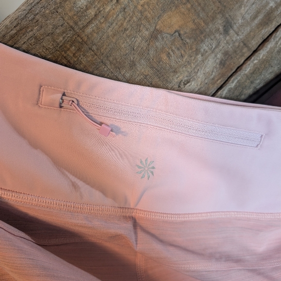 NWT Athleta Run With It Textured 3.5" Shorts - Picture 4 of 10